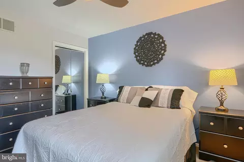 Bedroom - 87 Bar Harbor Rd, Pasadena, MD 21122 photo 2 of 8