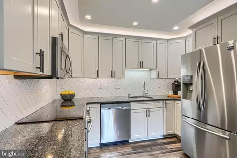 Kitchen - 87 Bar Harbor Rd, Pasadena, MD 21122 photo 1 of 1