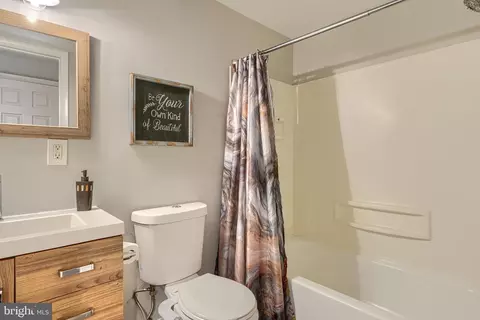 Bath - 87 Bar Harbor Rd, Pasadena, MD 21122 photo 4 of 4