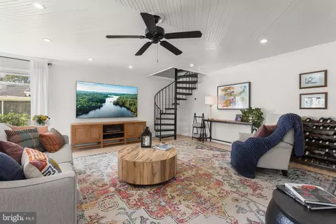 Living - 3703 Parke Dr, Edgewater, MD 21037 photo 4 of 6