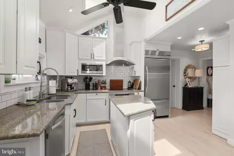 Kitchen - 3703 Parke Dr, Edgewater, MD 21037 photo 1 of 3