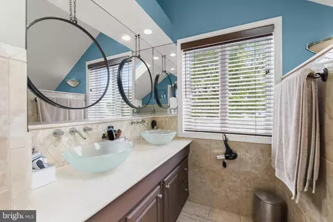 Bath - 3703 Parke Dr, Edgewater, MD 21037 photo 4 of 5