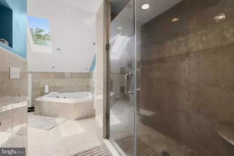Bath - 3703 Parke Dr, Edgewater, MD 21037 photo 2 of 5