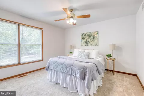 Bedroom - 1568 Colony Rd, Pasadena, MD 21122 photo 2 of 5