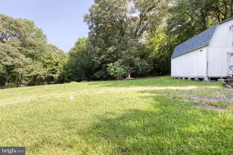 Exterior - 1568 Colony Rd, Pasadena, MD 21122 photo 3 of 8
