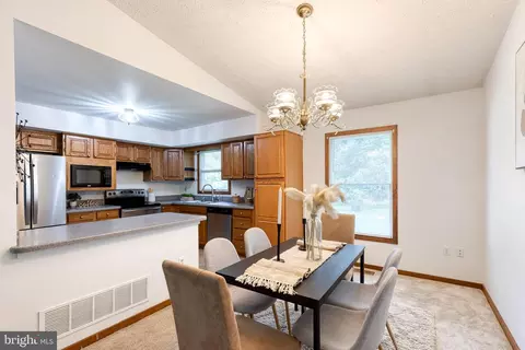 Dining - 1568 Colony Rd, Pasadena, MD 21122 photo 2 of 6