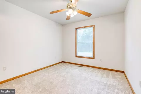 Bedroom - 1568 Colony Rd, Pasadena, MD 21122 photo 4 of 5