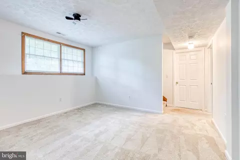 Living - 1568 Colony Rd, Pasadena, MD 21122 photo 2 of 2