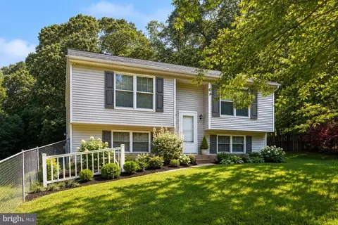 Exterior - 1568 Colony Rd, Pasadena, MD 21122 photo 1 of 8