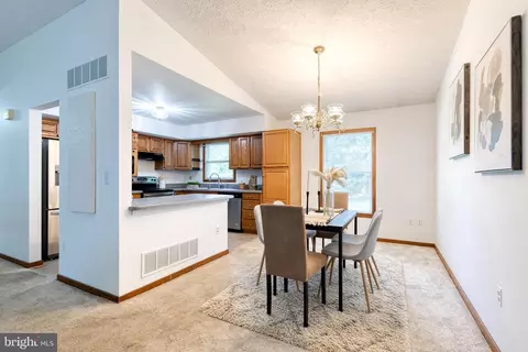 Dining - 1568 Colony Rd, Pasadena, MD 21122 photo 1 of 6