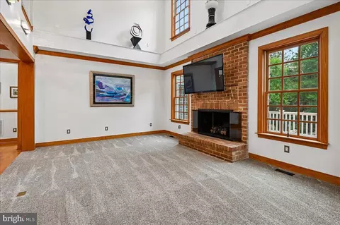 Living - 11 Walters Way, Pasadena, MD 21122 photo 2 of 9
