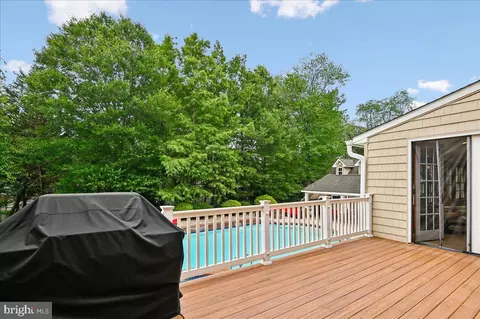 Exterior - 11 Walters Way, Pasadena, MD 21122 photo 6 of 27