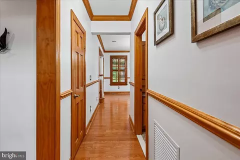 Entry Way - 11 Walters Way, Pasadena, MD 21122 photo 5 of 16