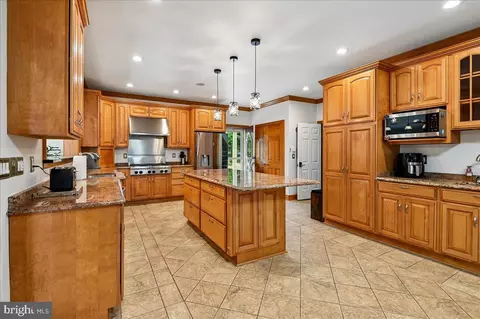 Kitchen - 11 Walters Way, Pasadena, MD 21122 photo 3 of 4