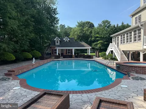 11 Walters Way, Pasadena, MD 21122 photo 4