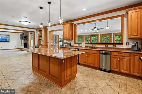 Kitchen - 11 Walters Way, Pasadena, MD 21122 photo 4 of 4