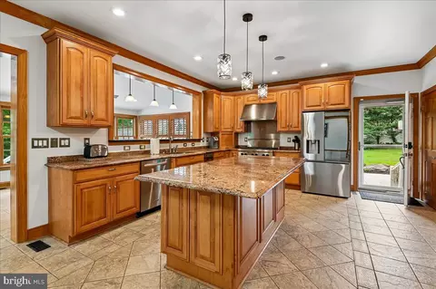 Kitchen - 11 Walters Way, Pasadena, MD 21122 photo 2 of 4