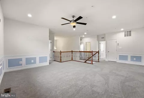 Entry Way - 7976 Meridian Dr, Pasadena, MD 21122 photo 2 of 10