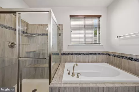 Bath - 7976 Meridian Dr, Pasadena, MD 21122 photo 3 of 4