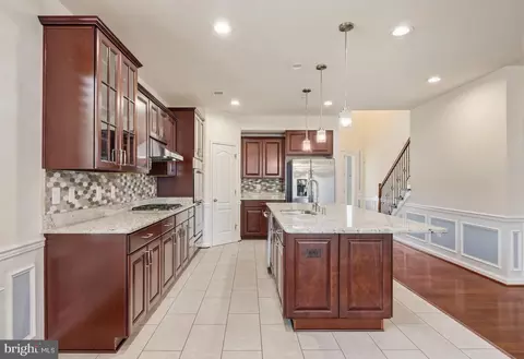Entry Way - 7976 Meridian Dr, Pasadena, MD 21122 photo 1 of 10