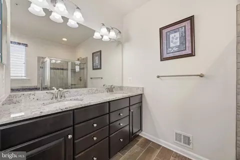 Bath - 7976 Meridian Dr, Pasadena, MD 21122 photo 2 of 4