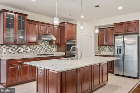 Kitchen - 7976 Meridian Dr, Pasadena, MD 21122 photo 2 of 3