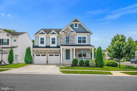 Exterior - 7976 Meridian Dr, Pasadena, MD 21122 photo 1 of 7