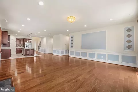 Living - 7976 Meridian Dr, Pasadena, MD 21122 photo 6 of 9