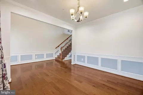 Entry Way - 7976 Meridian Dr, Pasadena, MD 21122 photo 5 of 10