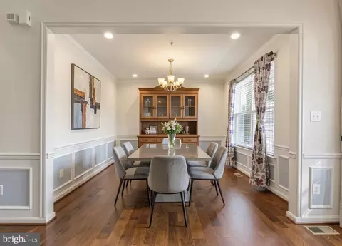 Dining - 7976 Meridian Dr, Pasadena, MD 21122 photo 1 of 1