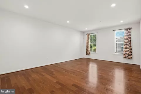 Living - 7976 Meridian Dr, Pasadena, MD 21122 photo 7 of 9