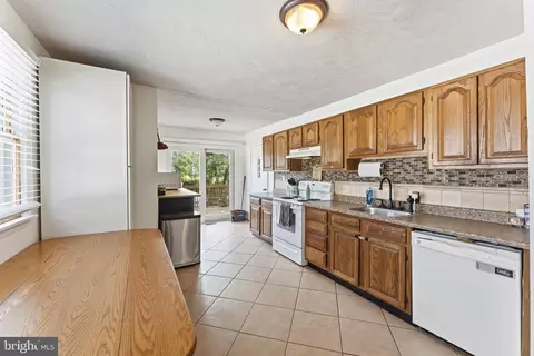 Kitchen - 1224 Hillside Rd, Pasadena, MD 21122 photo 1 of 2