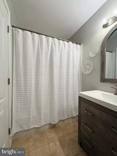 Bath - 746 Pine Valley Dr, Arnold, MD 21012 photo 5 of 6