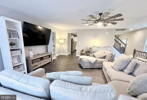 Living - 746 Pine Valley Dr, Arnold, MD 21012 photo 2 of 3