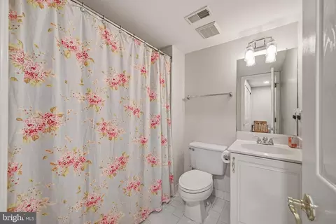 Bath - 2902 Middlebridge, Crofton, MD 21114 photo 5 of 5