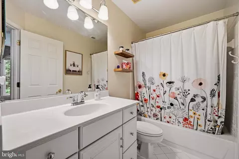 Bath - 2902 Middlebridge, Crofton, MD 21114 photo 4 of 5