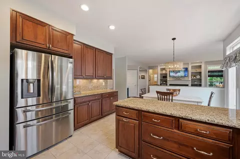 Kitchen - 2902 Middlebridge, Crofton, MD 21114 photo 2 of 6
