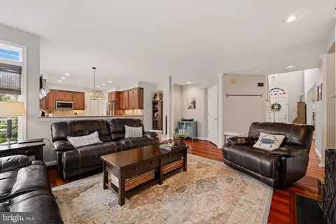Living - 2902 Middlebridge, Crofton, MD 21114 photo 6 of 6