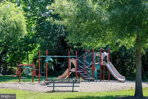 View/Area - 2033 Shore Dr, Edgewater, MD 21037 photo 11 of 13
