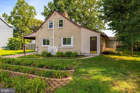 Exterior - 2033 Shore Dr, Edgewater, MD 21037 photo 1 of 6