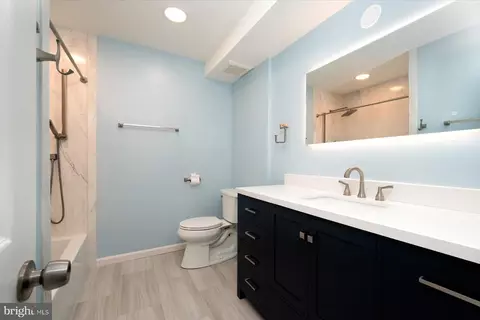Bath - 2033 Shore Dr, Edgewater, MD 21037 photo 1 of 2