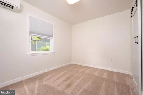 Bedroom - 2033 Shore Dr, Edgewater, MD 21037 photo 3 of 5