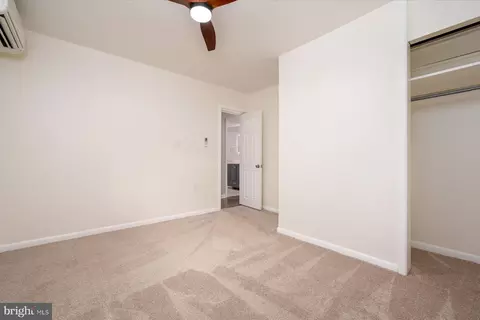 Bedroom - 2033 Shore Dr, Edgewater, MD 21037 photo 2 of 5