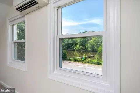 View/Area - 2033 Shore Dr, Edgewater, MD 21037 photo 3 of 13