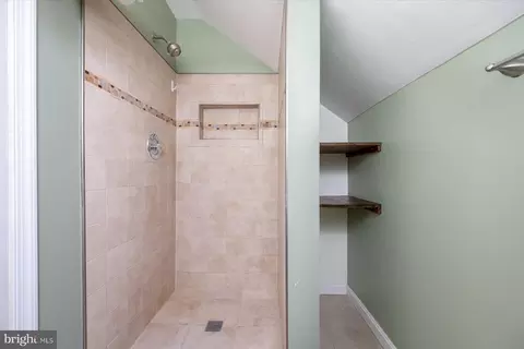 Entry Way - 2033 Shore Dr, Edgewater, MD 21037 photo 1 of 1