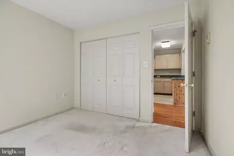 Bedroom - 2110 Shore Dr, Edgewater, MD 21037 photo 6 of 9