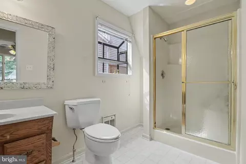 Bath - 2110 Shore Dr, Edgewater, MD 21037 photo 1 of 6