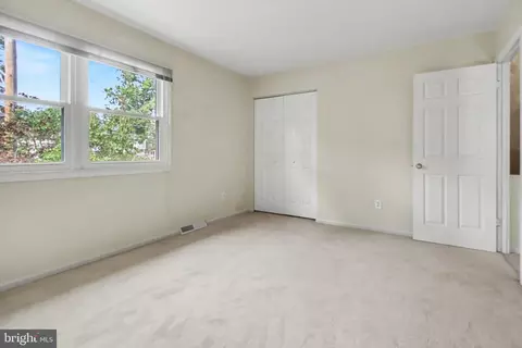 Bedroom - 2110 Shore Dr, Edgewater, MD 21037 photo 4 of 9