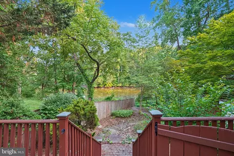 Exterior - 2110 Shore Dr, Edgewater, MD 21037 photo 6 of 7