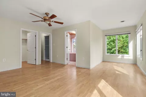 Bedroom - 2110 Shore Dr, Edgewater, MD 21037 photo 2 of 9